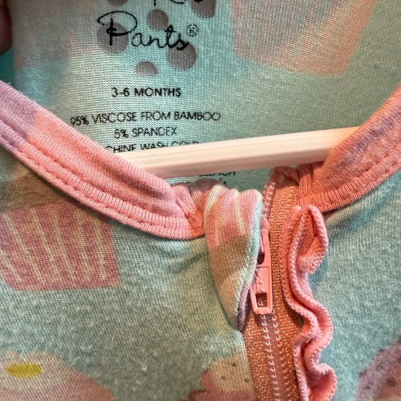 KicKee Pants Summer Sky Cupcakes Classic Ruffle Footie Pink Blue 3-6 - Picture 5 of 6